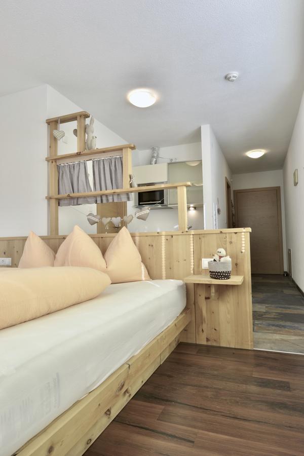 Aparthotel Ambiente Umhausen Room photo